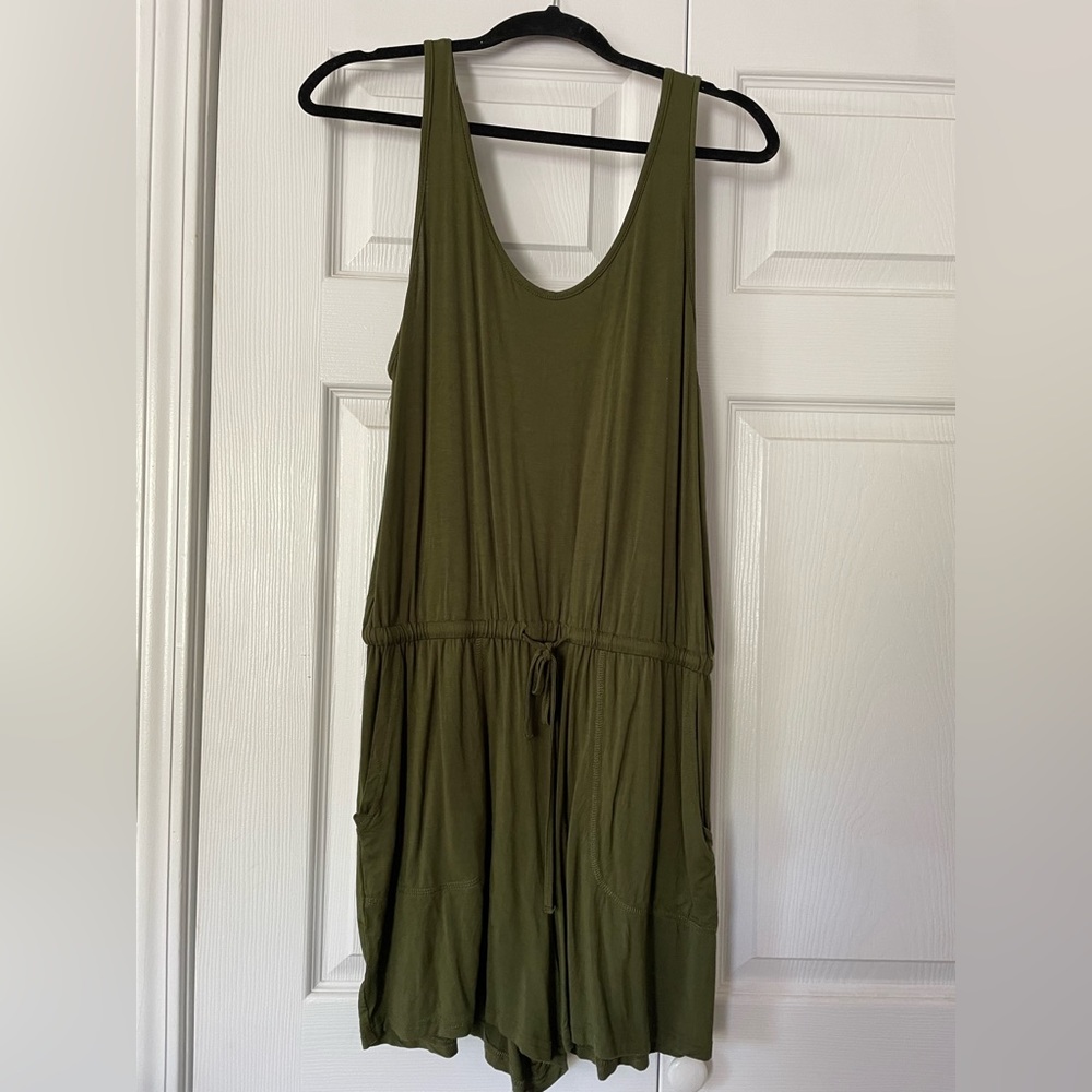 ReoRia Scoop Neck Sleeveless Romper